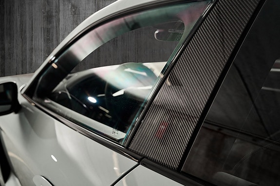 Porsche Taycan 14 of 30