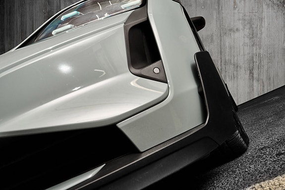 Porsche Taycan 10 of 30
