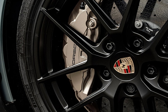 Porsche Taycan 26 of 30