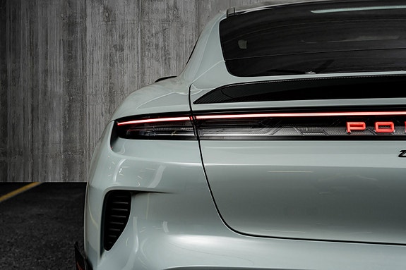 Porsche Taycan 22 of 30