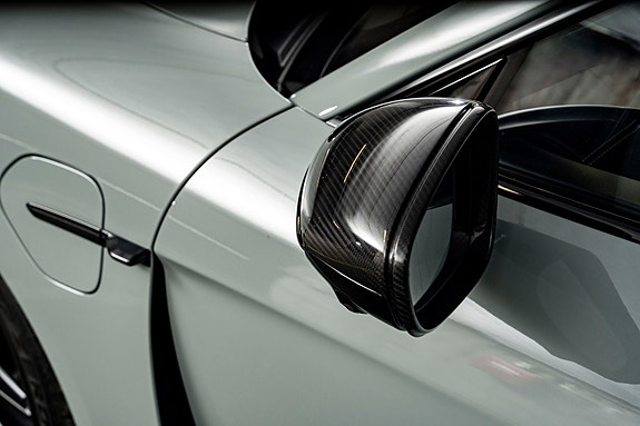 Porsche Taycan 16 of 30