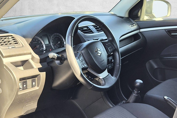 Suzuki Swift 17 of 29
