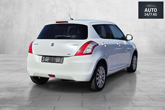 Suzuki Swift 8 of 29