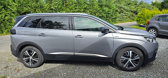 Peugeot 5008 3 of 13
