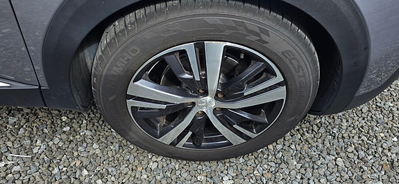 Peugeot 5008 10 of 13