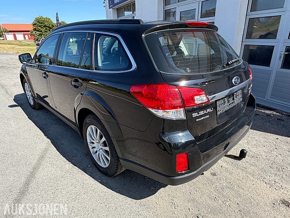 Subaru Outback 3 of 5