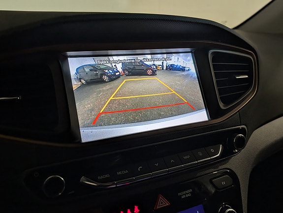 Hyundai IONIQ 18 of 25