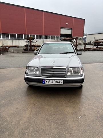 Mercedes-Benz E300 2 of 30