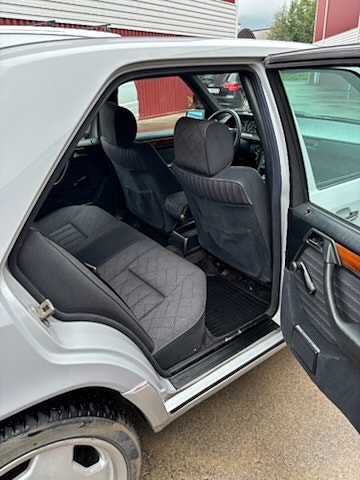 Mercedes-Benz E300 22 of 30