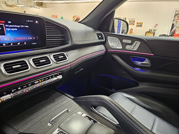 Mercedes-Benz GLE350 de 27 of 30