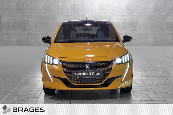 Peugeot e-208 8 of 22