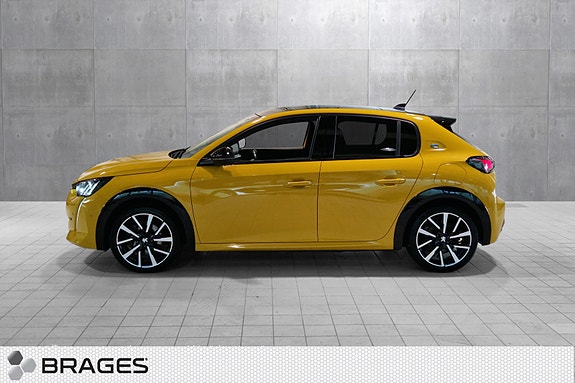 Peugeot e-208 2 of 22