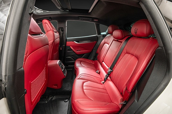 Maserati Levante 23 of 30