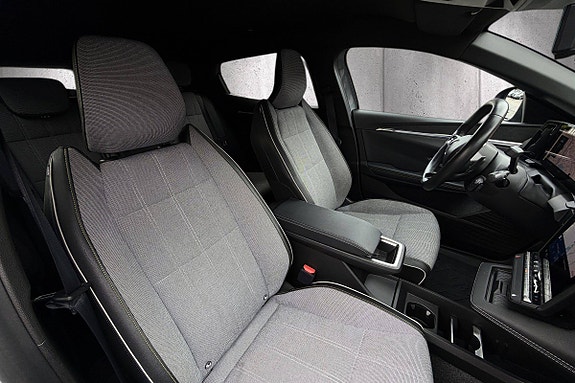 Renault Megane E-Tech 14 of 21