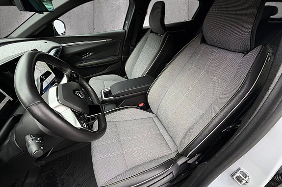 Renault Megane E-Tech 15 of 21