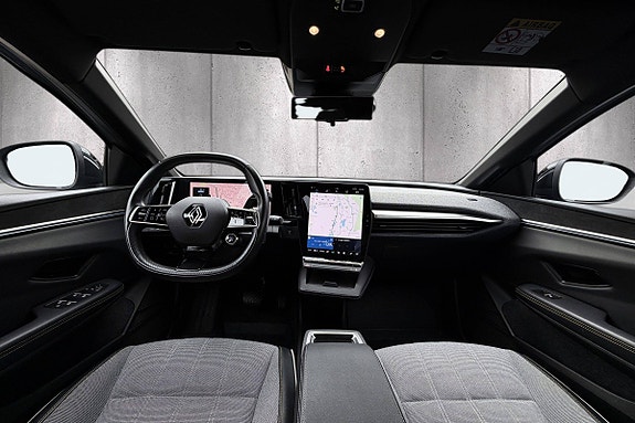Renault Megane E-Tech 9 of 21