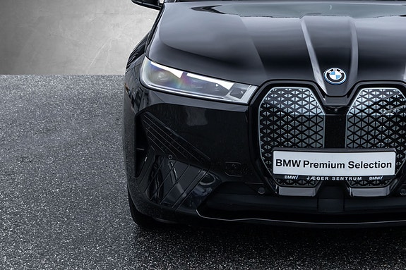 BMW iX 5 of 5