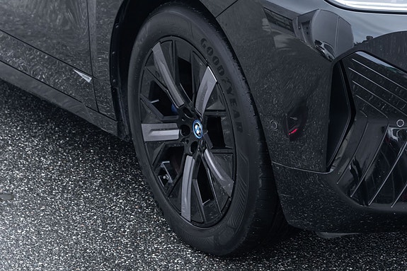 BMW iX 3 of 5