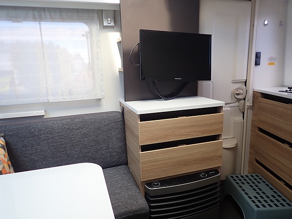 Adria Action 391 PH 10 of 15