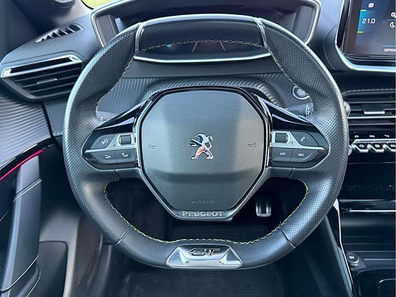Peugeot 208 14 of 30