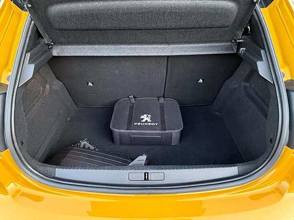 Peugeot 208 27 of 30