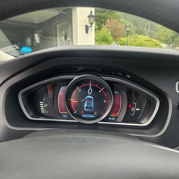 Volvo V40 14 of 18