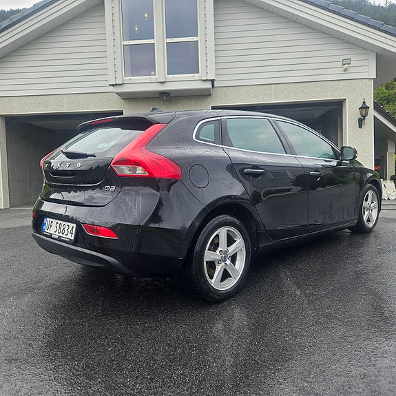 Volvo V40 4 of 18
