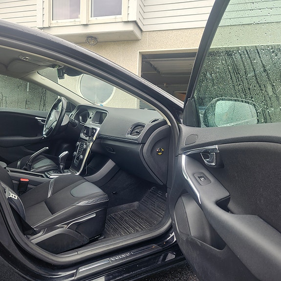 Volvo V40 7 of 18