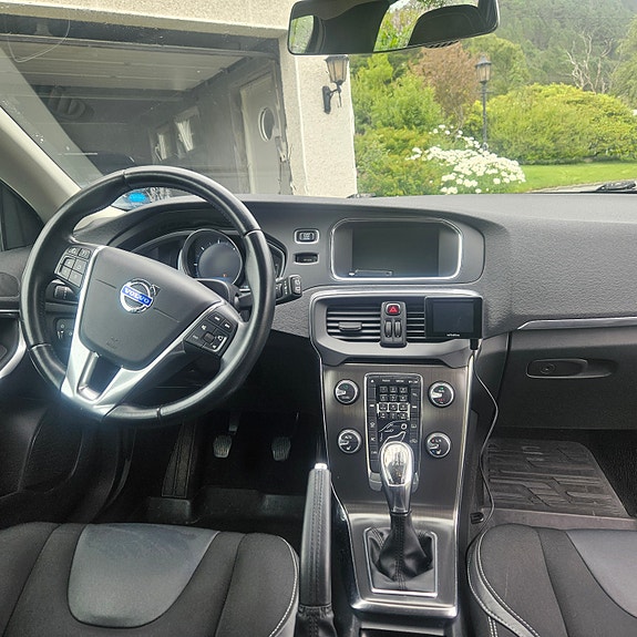 Volvo V40 10 of 18