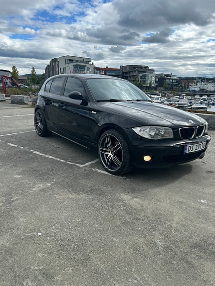 BMW 118d 2 of 15