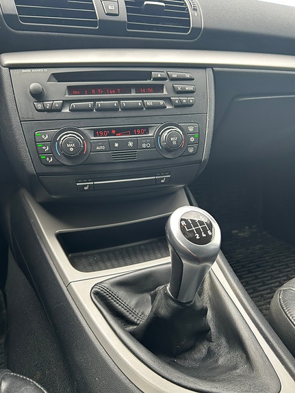 BMW 118d 13 of 15