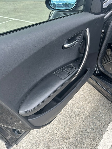 BMW 118d 14 of 15