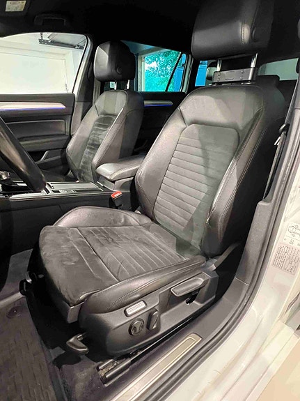 Volkswagen Passat 22 of 30