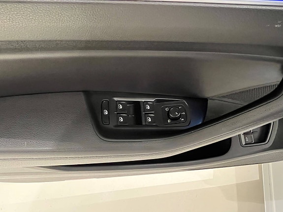 Volkswagen Passat 20 of 30