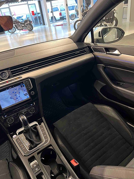 Volkswagen Passat 30 of 30