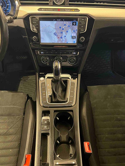 Volkswagen Passat 28 of 30