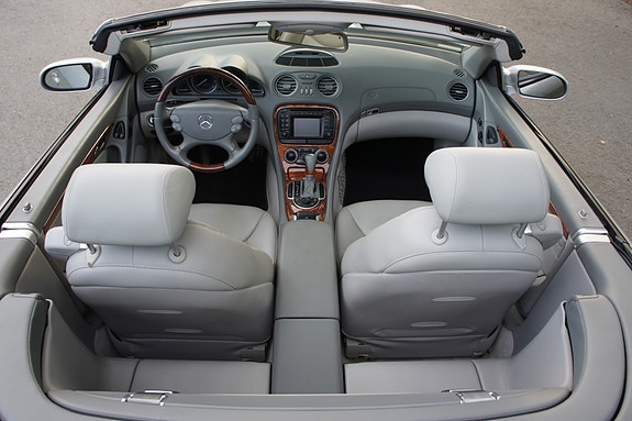 Mercedes-Benz SL500 17 of 30