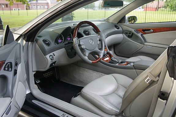 Mercedes-Benz SL500 20 of 30