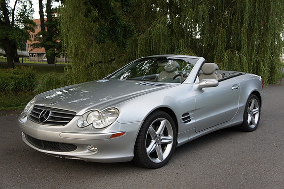 Mercedes-Benz SL500 3 of 30