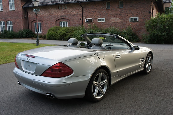 Mercedes-Benz SL500 8 of 30