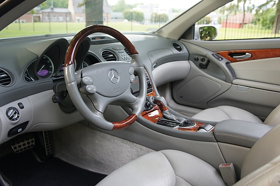 Mercedes-Benz SL500 21 of 30