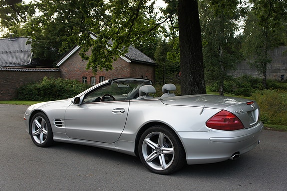 Mercedes-Benz SL500 10 of 30