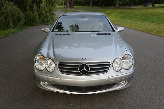 Mercedes-Benz SL500 4 of 30