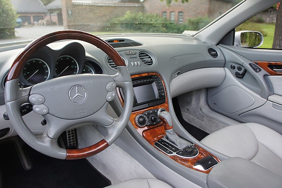 Mercedes-Benz SL500 24 of 30