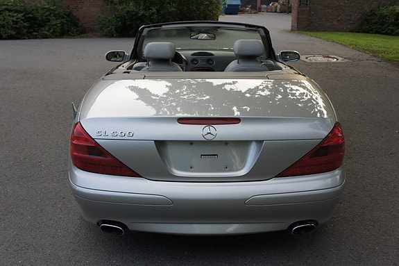Mercedes-Benz SL500 9 of 30