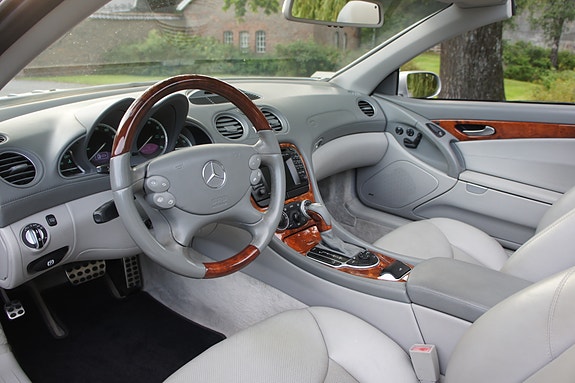 Mercedes-Benz SL500 22 of 30