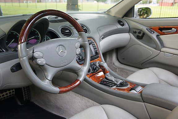 Mercedes-Benz SL500 23 of 30
