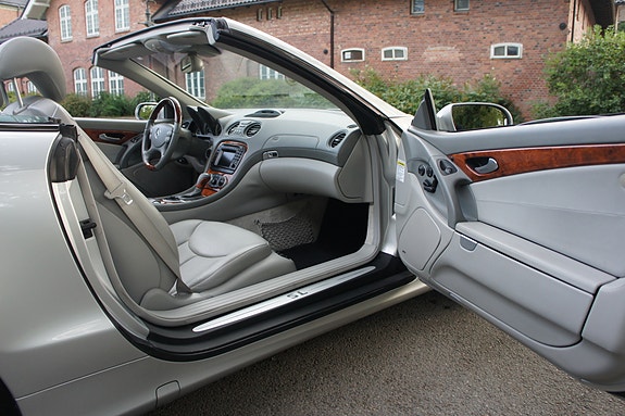 Mercedes-Benz SL500 30 of 30