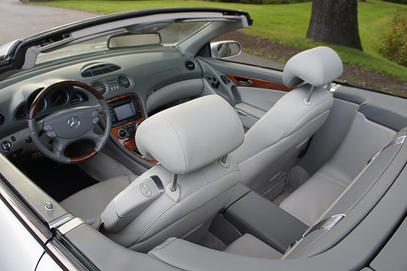 Mercedes-Benz SL500 18 of 30