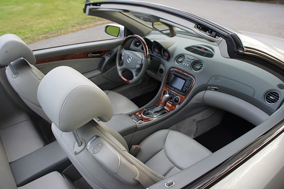 Mercedes-Benz SL500 29 of 30